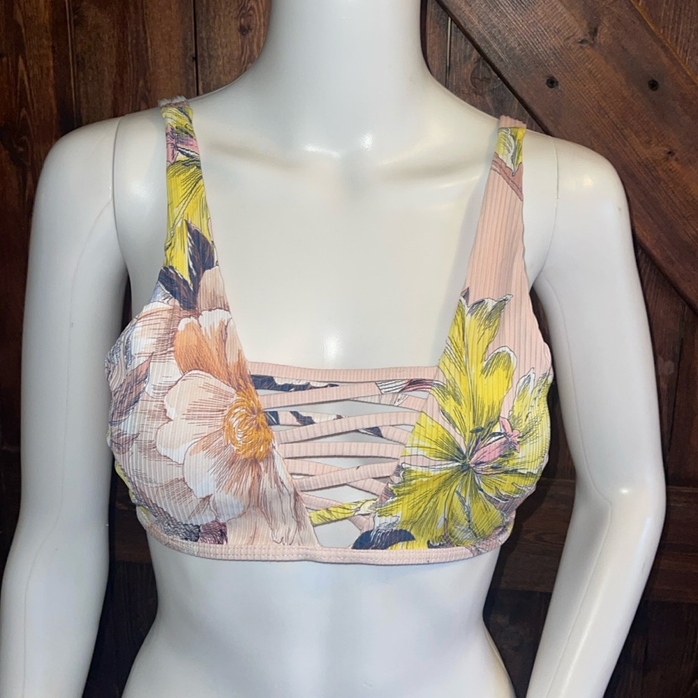 Bathing suit top by tinibikini size XL, padded removable cups fully lined